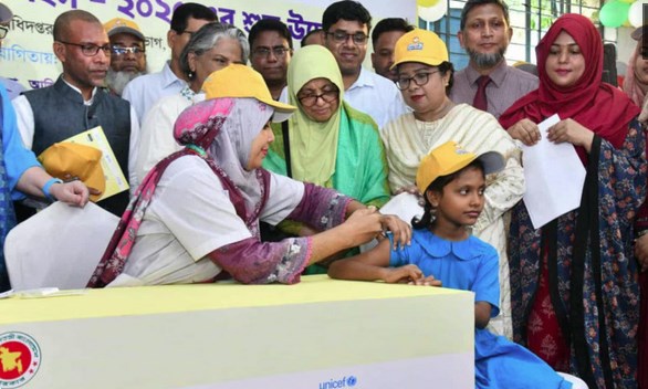 দেশে প্রথমবারের মতো টাইফয়েড টিকাদান কর্মসূচি শুরু