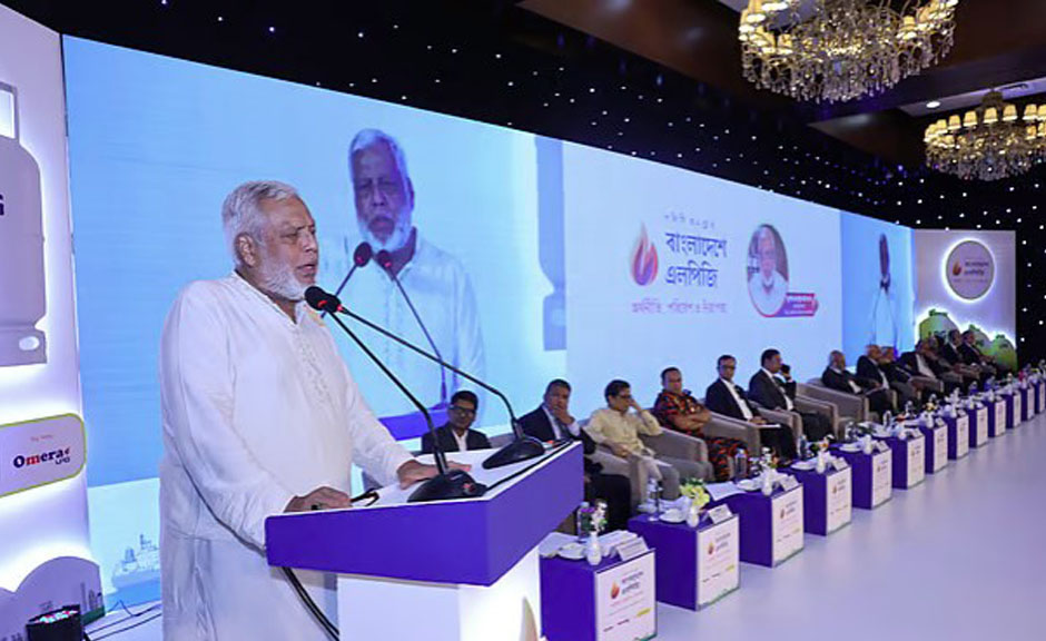 ১২০০ টাকার এলপিজি সিলিন্ডার বিক্রি হয় ১৪০০ টাকায়, দায় ব্যবসায়ীদের: জ্বালানি উপদেষ্টা